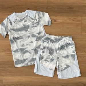 Nike Kids Cloudy Gray and White Set